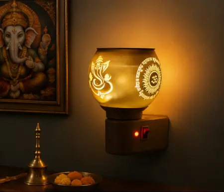 yS0qjCL3LcGLtXJPwSfQXoSOBq8cMlI1bVCZTl27.webp Glass Electric Kapoor Dani with Ganesh Ji & Om Design – Multipurpose Camphor Diffuser & Incense Burner for Home & Puja ( default, OS )