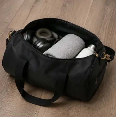 rYSVZfAJOzCAgw8wHuGu7L9nxSR2xEPDAgCXNNYl.webp Elite Alluring Handbag – PU Gym Duffle Bag with 2 Compartments & Zip Closure ( black, OS )